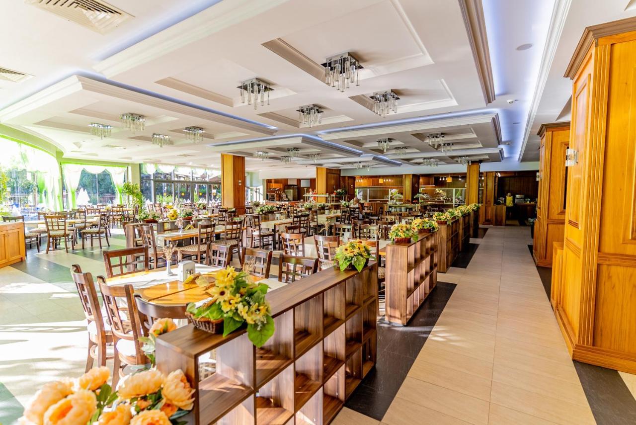 Готель Izola Paradise 4*