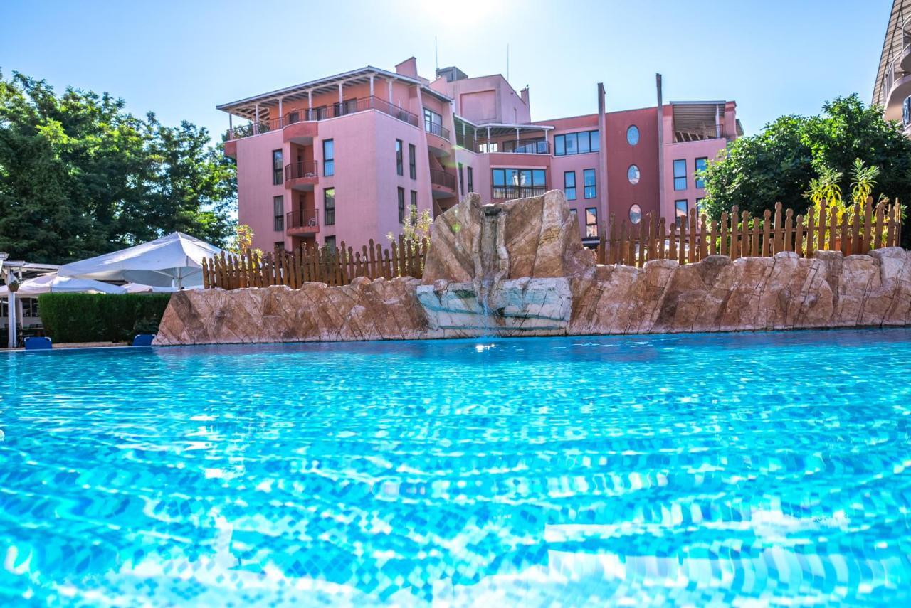 Готель Izola Paradise 4*